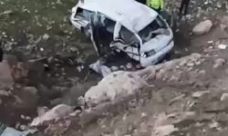 Batman'da otomobil uçuruma devrildi: 1 ölü, 2 yaralı