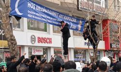 Batman'da pankart gerginliği: Biber gazından sonra 5 gözaltı