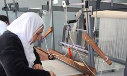 Bin yıllık geçmişe sahip Mardin’e özgü buhari kumaşı ilmek ilmek dokunuyor