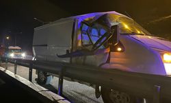 Cizre’de kamyonet refüje çarptı: 23 yaşındaki sürücü öldü