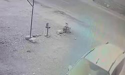 Diyarbakır'da motosiklet kamyonete çarptı: 1 ölü, 1 ağır yaralı