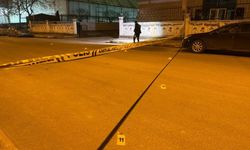 Diyarbakır'da silahlı kavga: Yoldan geçen kişi de kurşunların hedefi oldu