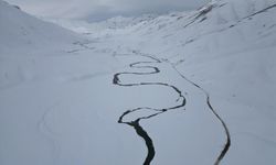 Faraşin'de buz tutan dev menderesler çözüldü; Dronla görüntülendi