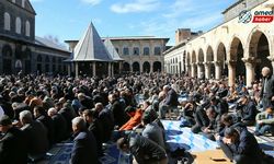 Ramazan'ın ilk cumasında Diyarbakır Ulu Camii doldu taştı