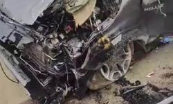 Diyarbakır'da pikap bariyerlere ok gibi saplandı: 2 yaralı