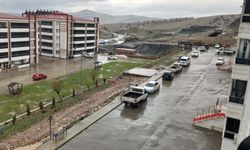 Kulp'ta yağmur ve kar etkili oldu: Heyelan ve çığ uyarısı yapıldı