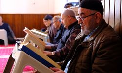 Van’da camiler mukabele halkalarıyla doldu