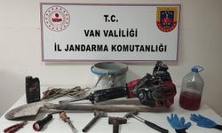 Van’da defineciler suçüstü yakalandı