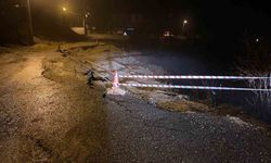 Diyarbakır'da sağanak nedeniyle yol çöktü