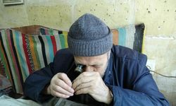 74 yaşındaki saat ustası 65 yıldır zamana ayar veriyor