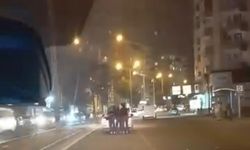 Diyarbakır'da patenli gençlerin tehlikeli yolculuğu