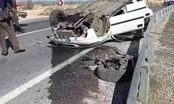 Diyarbakır'da takla atan araçtan burnu bile kanamadan kurtuldu