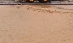 Gaziantep'te yoğun yağış yolları göle çevirdi