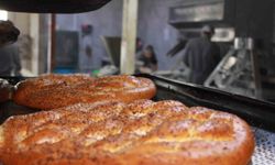 Öğrenciler Ramazanda günlük 7 bin ekmek çıkarıyor