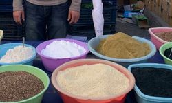 Diyarbakır'da çörek malzemeleri tezgahlardaki yerini aldı
