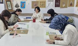 Batman'da kadınlar tezhip sanatını öğreniyor