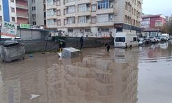 Batman’da sağanak yağış hayatı durma noktasına getirdi