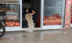 Esnaf tepkili: Her yağmurda aynı mağduriyeti yaşıyoruz