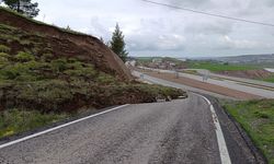 Diyarbakır-Mardin yolunda toprak kayması tehlikesi