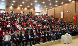 İstiklal Marşı'nın kabulünün 105'inci yılında Mehmet Akif Ersoy Diyarbakır'da anıldı