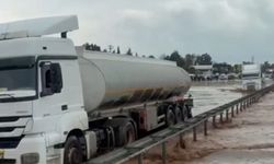 Mardin'de sağanak hayatı felç etti, İpekyolu göle döndü