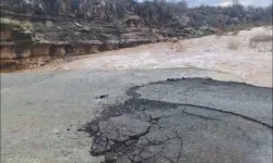 Mardin'de sağanak yağış köprüyü yıktı