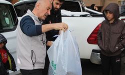 Mardin'de yetim çocuklara bayramlık giyim yardımı