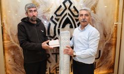 Sabahın ilk ışıklarında hem ibadet hem görev: Temizlik işçilerine anlamlı ödül