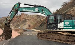 Sağanak sonrası dere taştı: Köy yolu zarar gördü