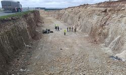 Şanlıurfa'da otomobil 10 metrelik çukura devrildi: 1 ölü, 1 ağır yaralı