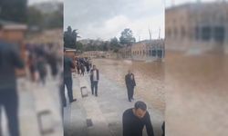 Şanlıurfa’da sağanak yağış Balıklıgöl’ü çamura buladı