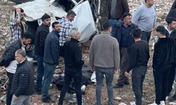 Siirt'te otomobil devrildi: 3 kişi ağır yaralandı