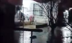 Şırnak’ta sağanak sele dönüştü: Köy yolları göle döndü