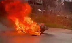 Adıyaman’da seyir halindeki motosiklet alev aldı