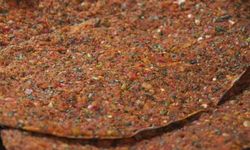 Diyarbakır’da lahmacunda dana ve kuzu eti yerine kanatlı ve sakatat kullanılmış