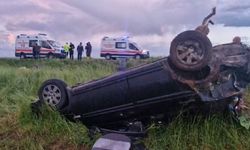 Diyarbakır'da otomobil tarlaya uçtu: 11 yaralı