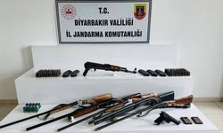 4 kalaşnikof, 34 tabanca... Diyarbakır'da 73 silah ele geçirildi