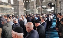 Okul saldırısında vefat edenler için Diyarbakır’da gıyabi cenaze namazı kılındı