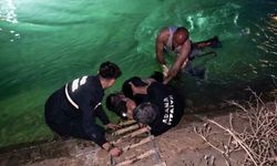 Adana’da sulama kanalına devrilen otomobilin sürücüsü öldü