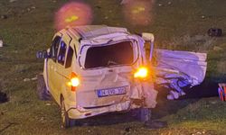 Cizre'de hafif ticari araç şarampole yuvarlandı: 1 ölü, 1 ağır yaralı