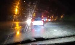 Karayoluna düşen taşlar ulaşımda aksamalara neden oldu