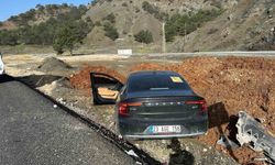 Kontrolden çıkan otomobil yol kenarına savruldu: Bir yaralı