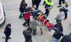 Motosiklet park halindeki otomobile çarptı: Bir yaralı