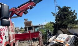 Siirt'te iş makinesi devrildi