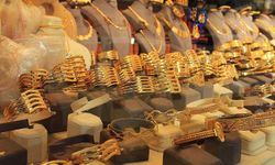 Altın haftaya düşüşle başladı