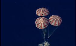 Ay yörüngesine yapılan insanlı uçuş tamamlandı