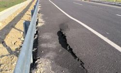 Batman 'da yeni yapılan yolda çatlak ve göçükler oluştu