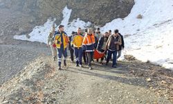 Batman'da heyelana rağmen kanamalı gebe için seferberlik