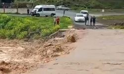 Siverek'te sağanak yağış sele neden oldu