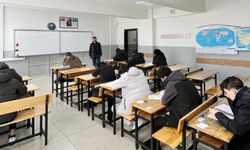 Bingöl’de “Umre Ödüllü Gençlik Bilgi Yarışması” düzenlendi